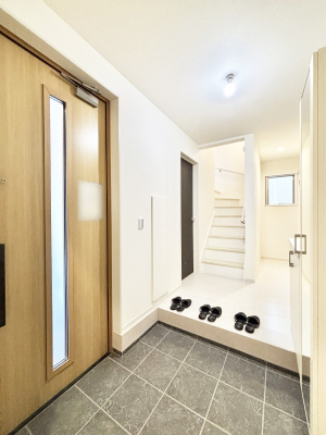 ���ց@�K���X�X���b�g�̓��������փh�A�������Ɍ���͂��Ă���܂�