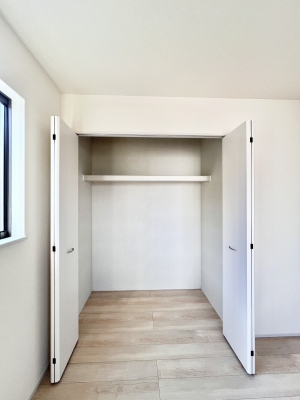 ���[�@�m���̃N���[�[�b�g�B���s��������̂Ō���̈ߗނ�����������܂�܂��B