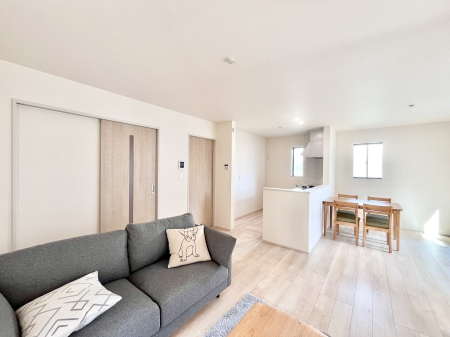 ���r���O�@�Ƒ��c���̎��Ԃ����������Ȃ��났�̃��r���O�_�C�j���O�B   