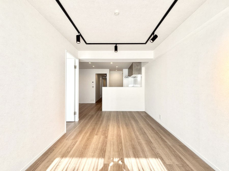 ���r���O�@���Ƒ��̓��₩�Șb�����ŕ�܂�閾�邢���r���O  