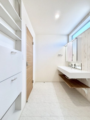 ���̑��@���l���X�ɂ�����^�I���ނ��܂ȂǃX�g�b�N�����[����̂ɕ֗��ł��B