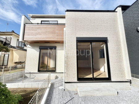 ���n�O�ώʐ^�@�������ꂽ�O�ρA�㎿�ȏZ��Ԃ��L���鎺���͉i�����S���ĉ߂�����Z���ł��B 