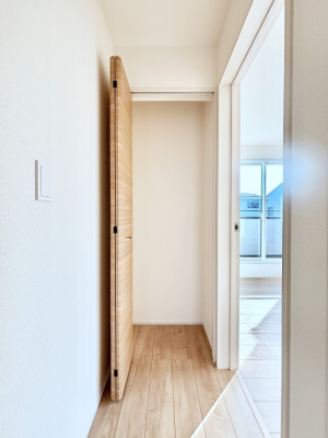 ���̑����ρ@�L�����[�B�|�������G�߂̏��������[���邱�Ƃ��ł��܂��B