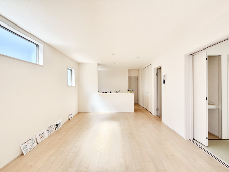 ���r���O�@���邢�z���������A�����̕��͋C�ɖ�������郊�r���O�E�_�C�j���O�B 