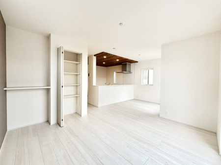 rO@i`eCXg̗D_炩Fg̃t[OfGȃrOłˁB