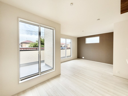 ̑ρ@Ƒ̏Ί炪RƐ܂ĂAȕ͋C̃_CjOɎdオĂ܂ 