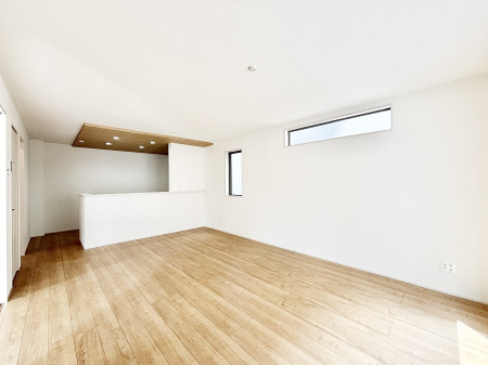 ���r���O�@���Ƒ��̓��₩�Șb�����ŕ�܂�閾�邢���r���O  