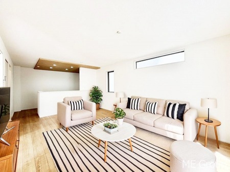 ���r���O�@�������������͋C�̂k�c�j�͉Ƒ��݂�Ȃ̉��K��ԁ��Ƌ��CG�ł�  