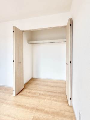 ���[�@�m���̃N���[�[�b�g�B���s��������̂Ō���̈ߗނ�����������܂�܂��B