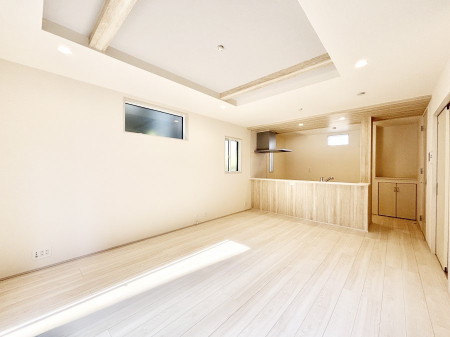 ���r���O�@���Ƒ��̓��₩�Șb�����ŕ�܂�閾�邢���r���O