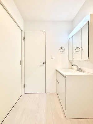 ʑEʏ@邢ʏ͖̐gxxyłႢłB