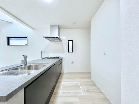 �L�b�`���@���������Ȃ���ł����Ƒ��Ƃ̉�b���y���߂�ΖʃL�b�`��