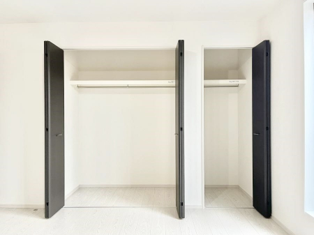 ���[�@�m���̃N���[�[�b�g�B���s��������̂Ō���̈ߗނ�����������܂�܂��B