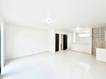 ���r���O�@�ǂ��ɂ��Ă��Ƒ��̂Ȃ������������R�~���j�P�[�V�������r���O�B 