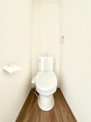 �g�C���@�g�C����1�K��2�K���ꂼ��ɔz�u����Ă��ĂƂĂ��֗��ł��B 