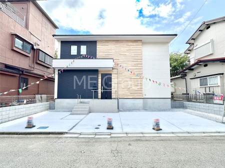 ���n�O�ώʐ^�@�������ꂽ�O�ρA�㎿�ȏZ��Ԃ��L���鎺���͉i�����S���ĉ߂�����Z���ł��B 