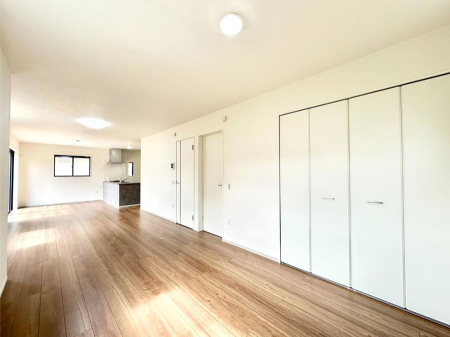 ���r���O�@�Z�ޕ��̌��������o�����A�C���e���A���l����̂��y���݂ȃ��r���O�ł��I 