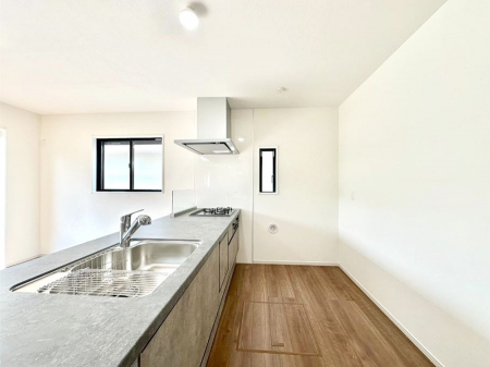 �L�b�`���@��Ƃ肠��L�b�`���ł͂��Ƒ��Ɗy�������������ł��܂��B