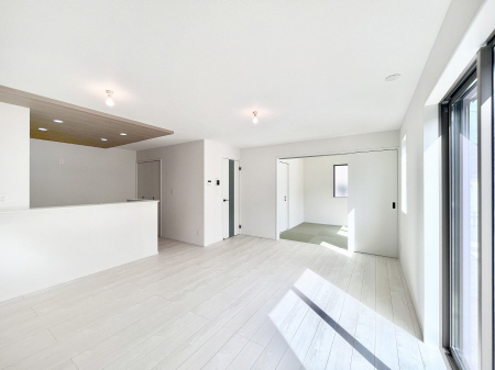 ���̑����ρ@���邢�z���������A�����̕��͋C�ɖ��������_�C�j���O�B   