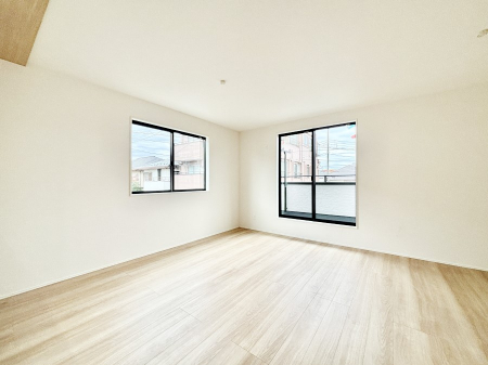 ���r���O�@�ǂ��ɂ��Ă��Ƒ��̂Ȃ������������R�~���j�P�[�V�������r���O�B 