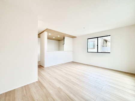 ���r���O�@���邢�z���������A�����̕��͋C�ɖ�������郊�r���O�E�_�C�j���O�B 