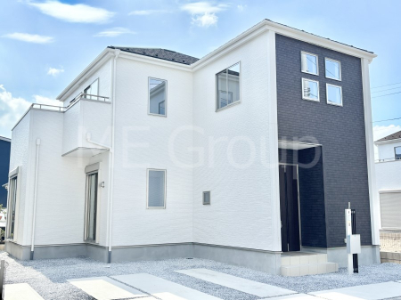 ���n�O�ώʐ^�@�����Ղ�̗z���ƊJ�����ɕ�܂�閾�邢�Z�܂�  