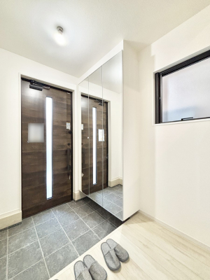 ց@KXXbg̓փhAɌ͂Ă܂