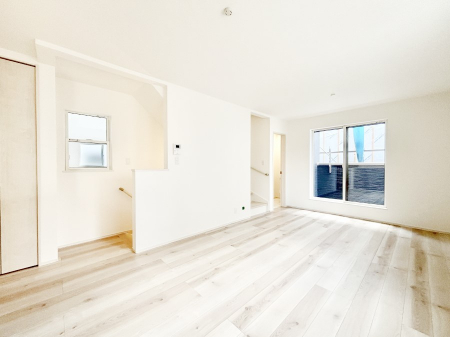 ���̑����ρ@�Ƒ��̏Ί炪���R�Ɛ��܂�Ă���A����ȕ��͋C�̃_�C�j���O�Ɏd�オ���Ă��܂��B