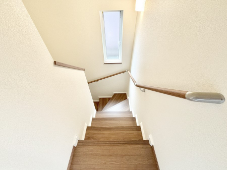 ̑@Ki͔ÂȂ肪łAt邱ƂɂĖ邢Ԃɂł̂ŁA艺̈Smۂ܂B 