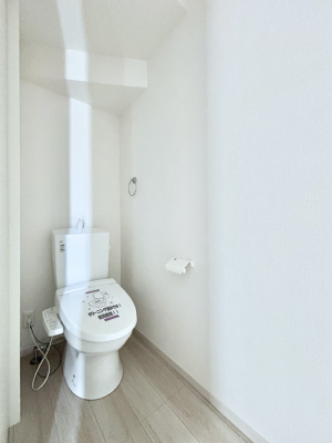 �g�C���@�g�C����1�K��2�K���ꂼ��ɔz�u����Ă��ĂƂĂ��֗��ł��B 