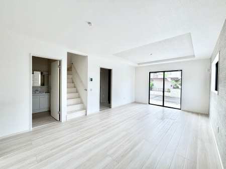 ���r���O�@���邢�z���������A�����̕��͋C�ɖ�������郊�r���O�E�_�C�j���O�B 