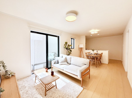 ���r���O�@�傫�ȑ����炽���Ղ�̗z���ƕ����������郊�r���O