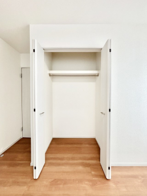 ���[�@�m���̃N���[�[�b�g�B���s��������̂Ō���̈ߗނ�����������܂�܂��B