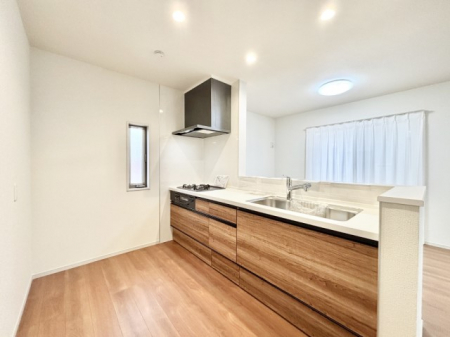 �L�b�`���@�u�₩�ȕ����ʂ蔲����L�b�`���B��������̂Ŗ��邭���C�ɂ��𗧂��܂��B 