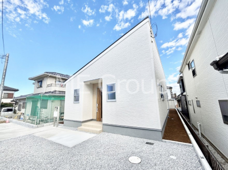 ���n�O�ώʐ^�@�������ꂽ�O�ρA�㎿�ȏZ��Ԃ��L���鎺���͉i�����S���ĉ߂�����Z���ł��B 