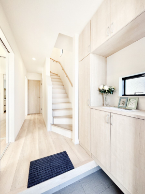 ց@ʔ͂Ƒ̎ʐ^G߂̃CeAŏIƂĉoł܂