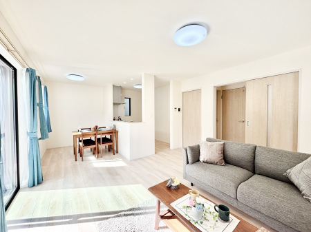 rO@i`eCXg̗D_炩Fg̃t[OfGȃrOłˁB