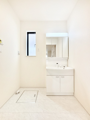 ʑEʏ@X^COɕ֗ȎOʋA~[LrlbgōׂXbL