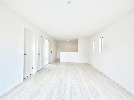 rO@Ƒ̓₩Șbŕ܂閾邢rOB   