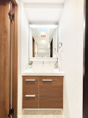 ʑEʏ@X^COɕ֗ȎOʋA~[LrlbgōׂXbL