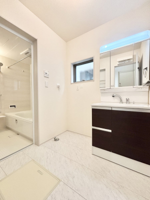 ʑEʏ@Ƃ̐ʃXy[XŒ̐gxxX[Y