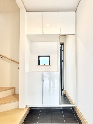 ���̑����ρ@�����Ղ���[�ł���V���[�Y�{�b�N�X�ŉƑ��S���̌C���A���ւ�������B  