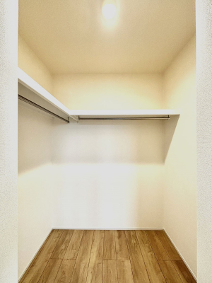 ̑@EH[NCN[[bgtŐԂLpł܂B