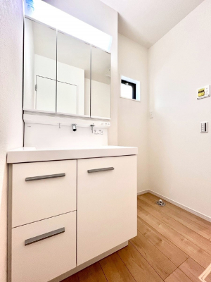 ���̑��@�������̂�����K��Ԃł��B�����̐g�x�x���C�����ǂ����g�������܂��B 