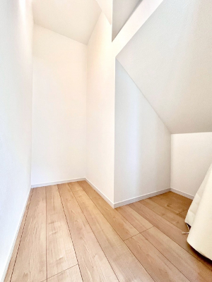 ���̑����ρ@���r���O���[�B�����Ɏ��[������ƕ����W�܂�LDK���X�b�L���Еt�������ł��ˁB  