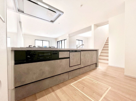 �L�b�`���@���������Ȃ���ł����Ƒ��Ƃ̉�b���y���߂�ΖʃL�b�`��