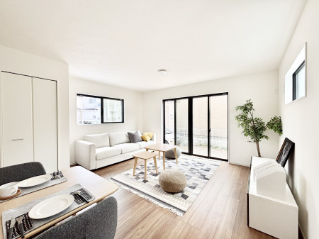 rO@Ƒ̓₩Șbŕ܂閾邢rO  