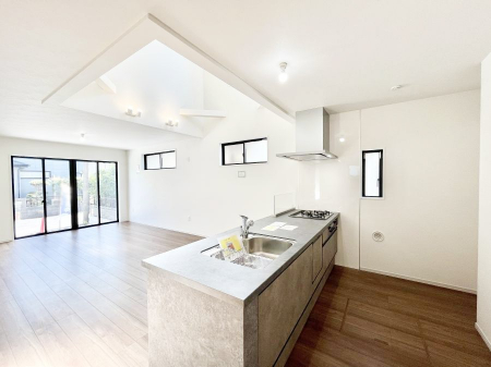 �L�b�`���@���������Ȃ��炲�Ƒ��Ƃ̉�b���y���߂�ΖʃJ�E���^�[�L�b�`��