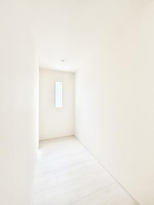 ���[�@�L�b�`���ɂ̓p���g���[�I�H�ނ̃X�g�b�N�͂������A���p�i�̎��[�Ȃǎg�����͂��낢��I