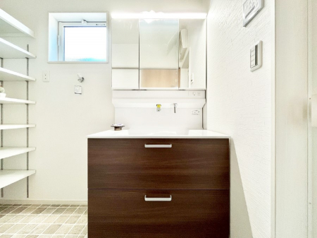 ���ʑ�E���ʏ��@�������̂�����K��Ԃł��B�����̐g�x�x���C�����ǂ����g�������܂��B 